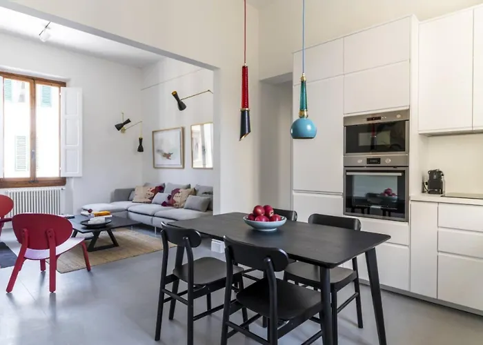 Modern Art Apartment - Art Pieces & Eclectic Deco
