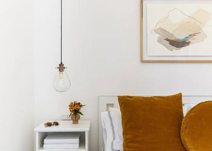 Modern Art Apartment - Art Pieces & Eclectic Deco
