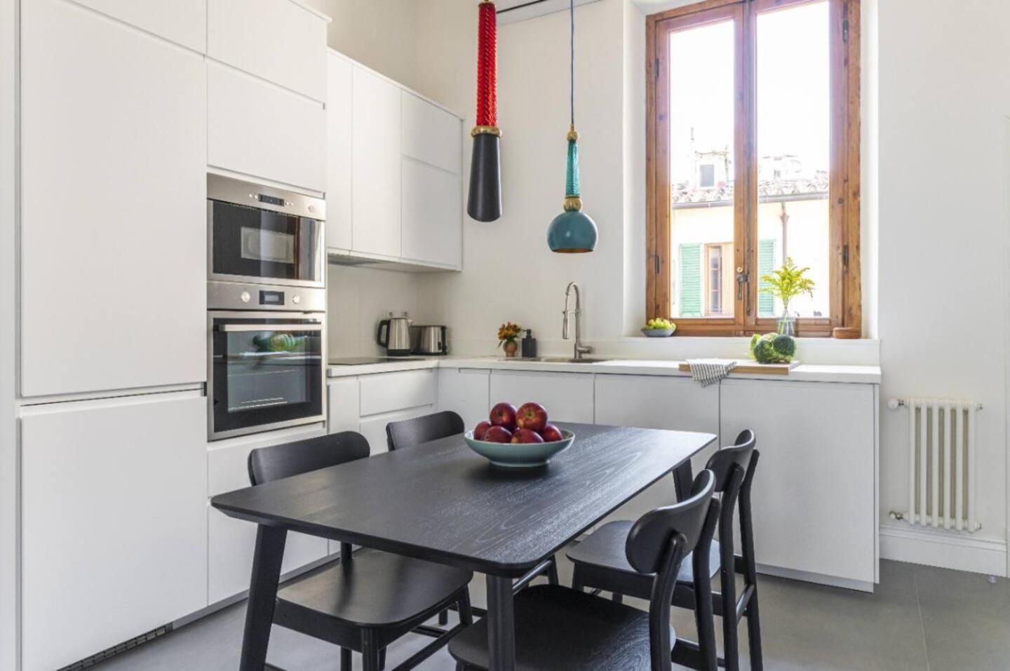 Modern Art - Art Pieces & Eclectic Deco * Florenz