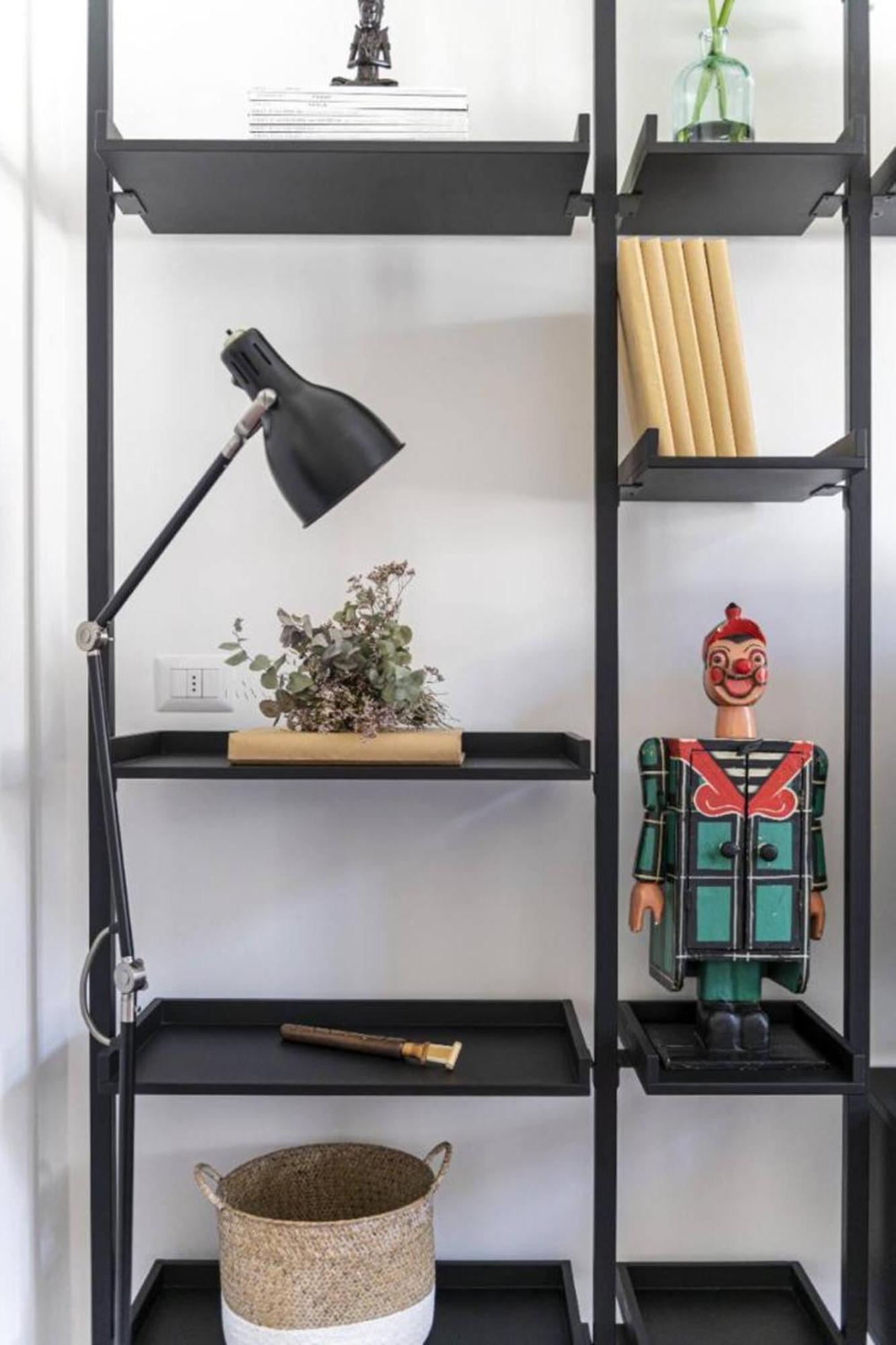 Modern Art - Art Pieces & Eclectic Deco Apartment Florenz